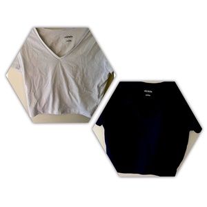 2 Crop tops one in black and one in white